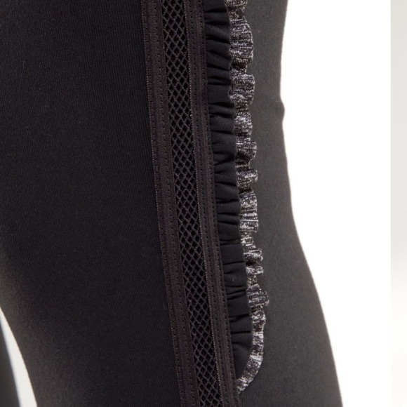 Lululemon Wunder Under Crop Ruffle Leggings Size 6 - Picture 4 of 11